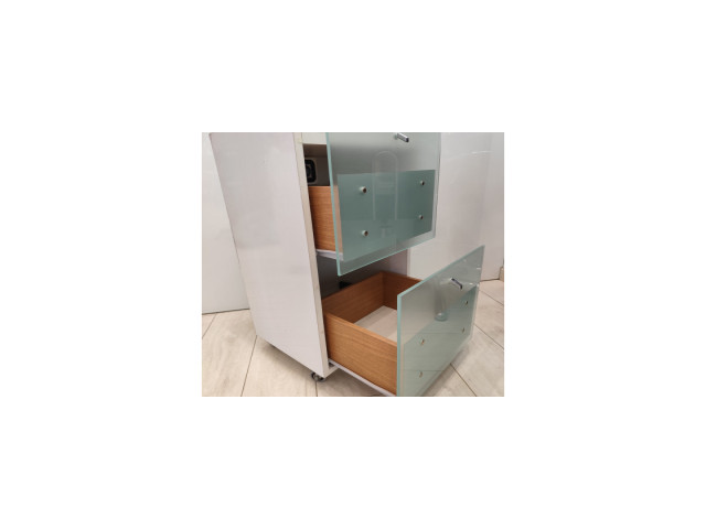 mobiletto-con-ruote-small-0