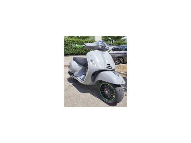 piaggio-vespa-300-small-0