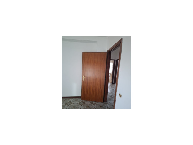 stock-11-porte-da-interno-in-noce-tanganika-cagliari-quartiere-del-sole-small-3