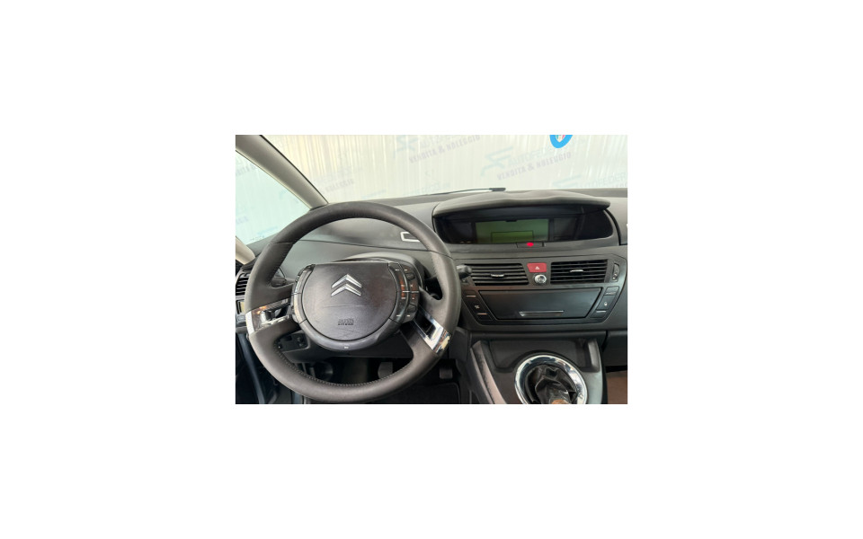citroen-c4-grand-picasso-16hdi-7-posti-big-3