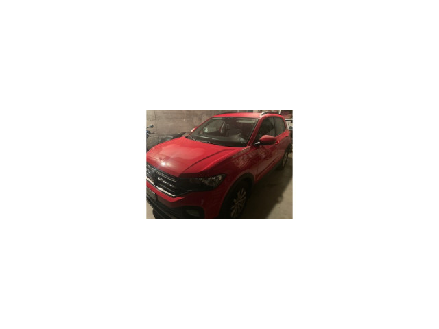 auto-volkswagen-t-cross-small-1