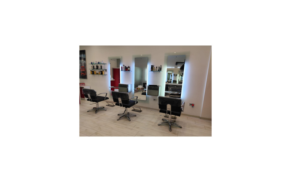 arredamento-negozio-parrucchiere-big-0